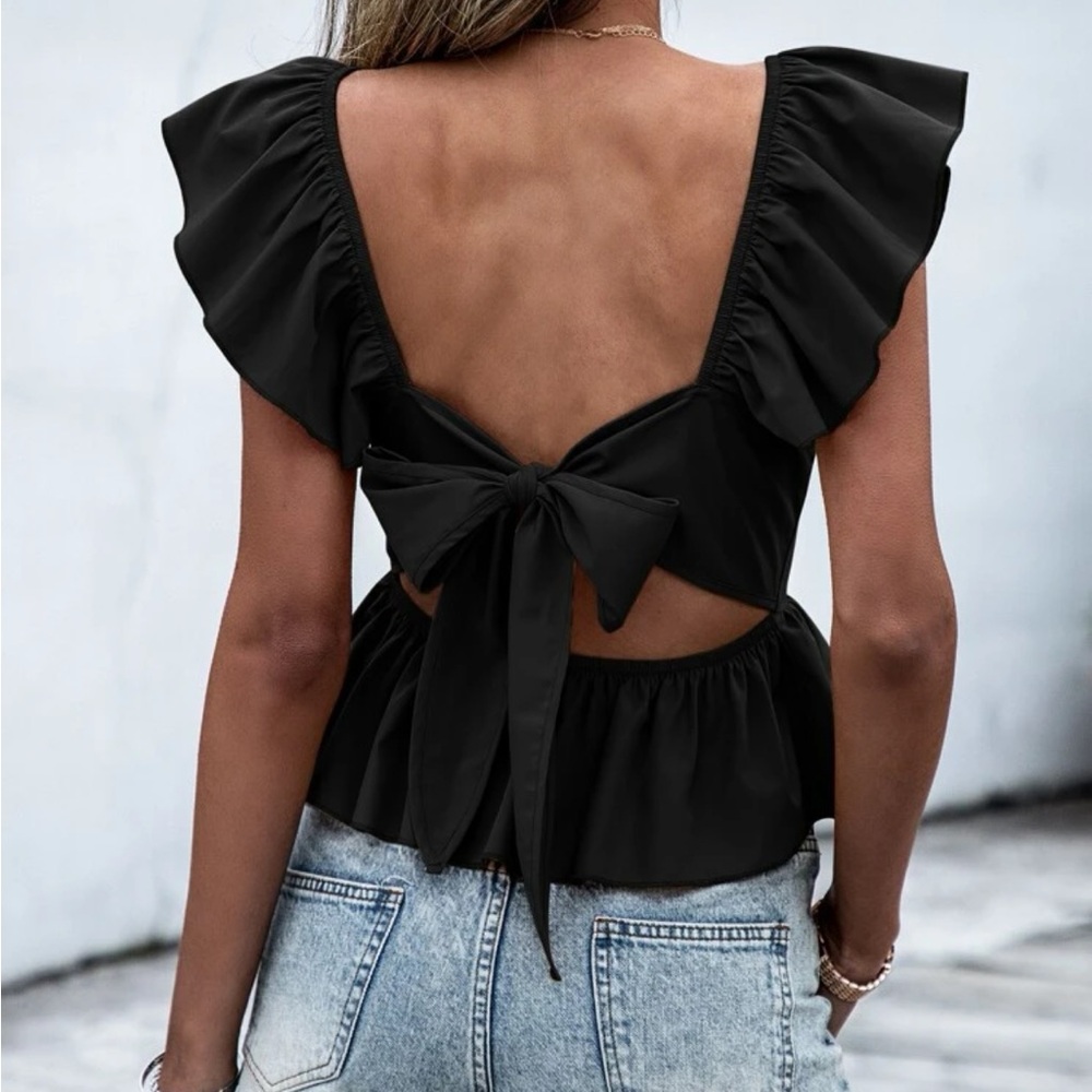 Super cute black top